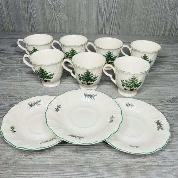 Nikko Japan happy holidays print tea cups & dessert plate 7 cups 3 plates - Picture 1 of 8